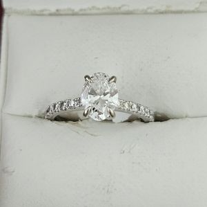 Oval Diamond Engagement Ring